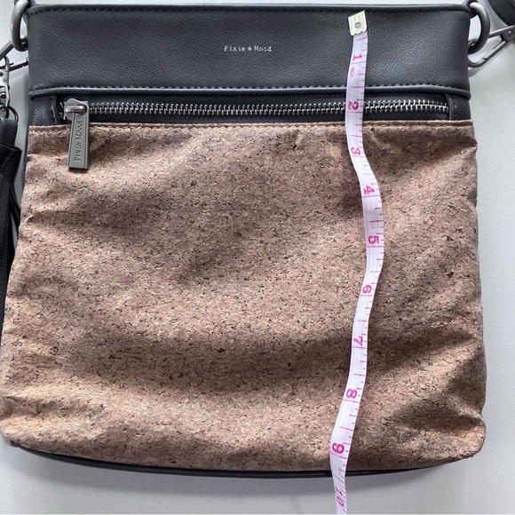 Pixi Mood Dove Grey Vegan Leather&Natural Cork Tassel Crossbody Bag 10”by 9.5” - Picture 16 of 16